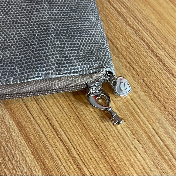 Guess wallet with Guess notepad - Picture 9 of 14